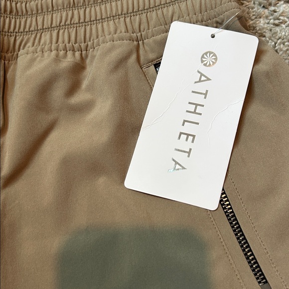 New with tags! Athleta Camden Shorts Tan Size 2 - Picture 5 of 7
